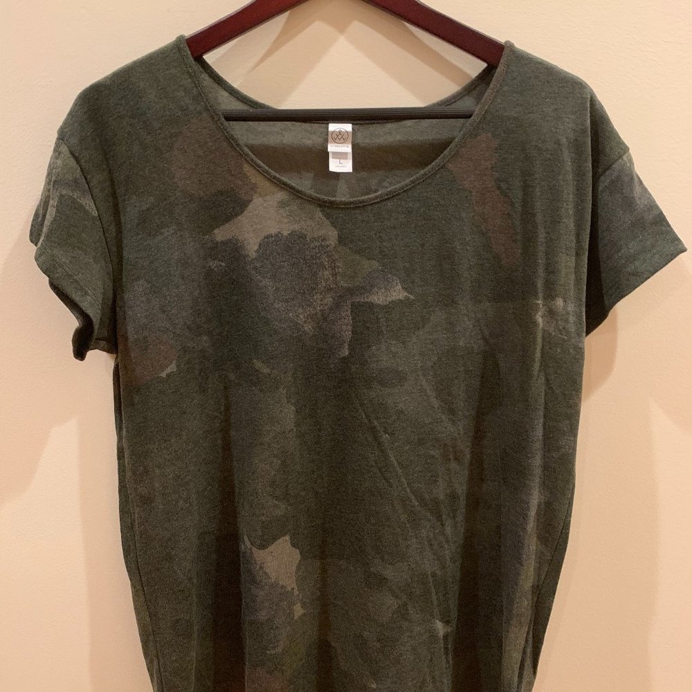 Alternative Camo T-shirt Size Large New w/o Tags
